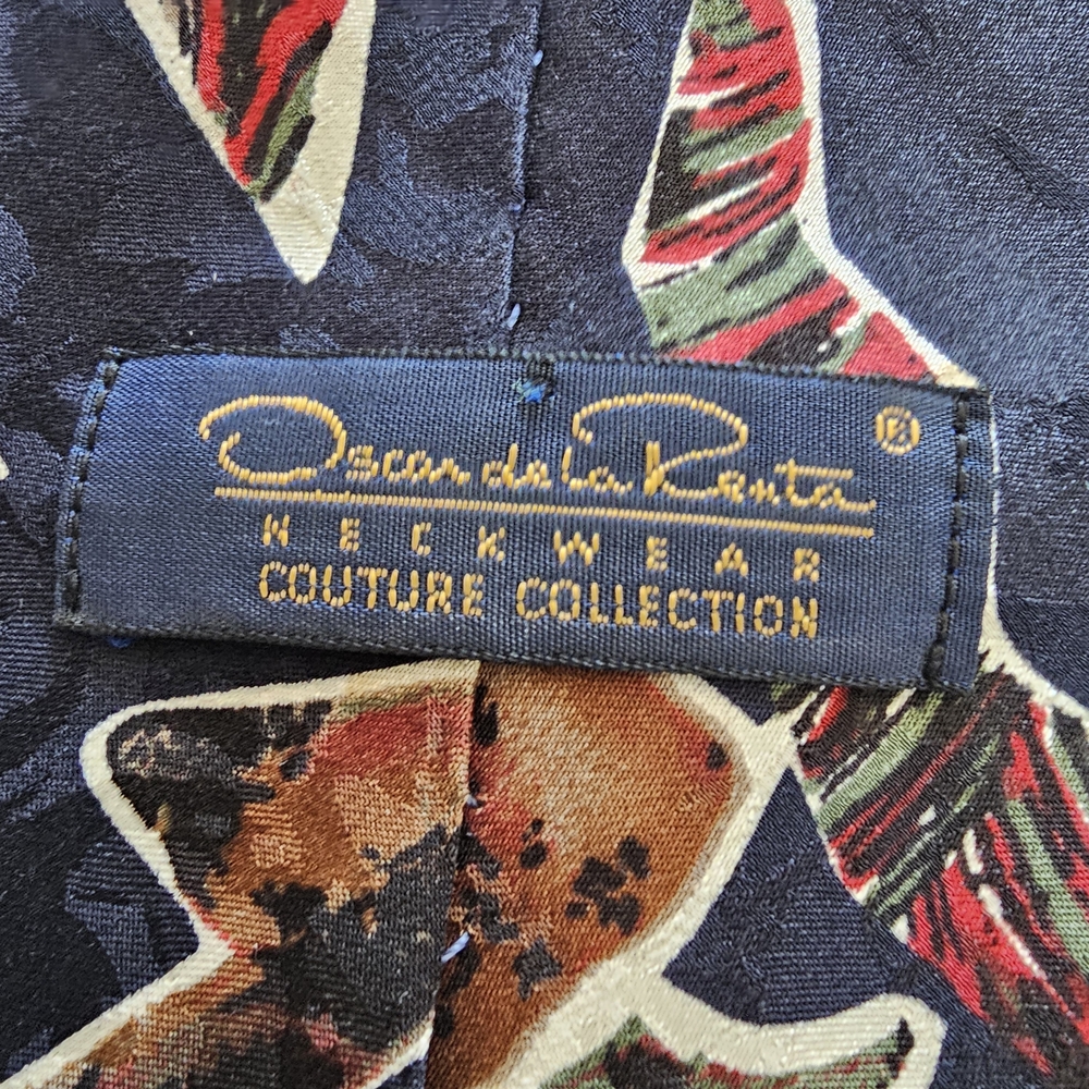 Oscar de la Renta Navy Silk Tie with Burgundy and Beige Abstract Pattern - Picture 2 of 6
